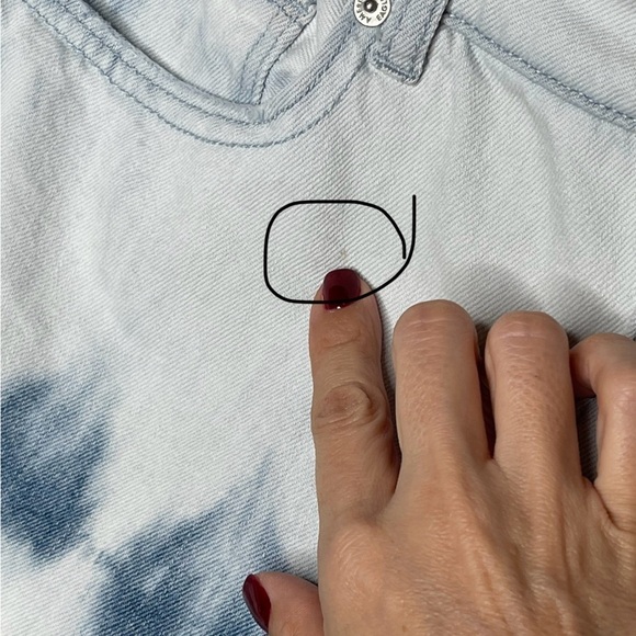 American Eagle Highest Waist Denim Mom Shorts Tie Dye Distressed Hem Size 10 - Picture 14 of 14